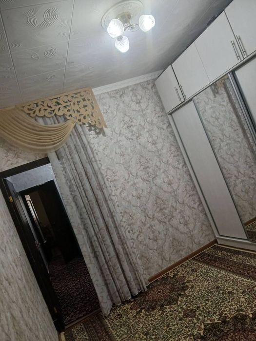 Юнусабад 12 квартал. Продается квартира 2/4/4