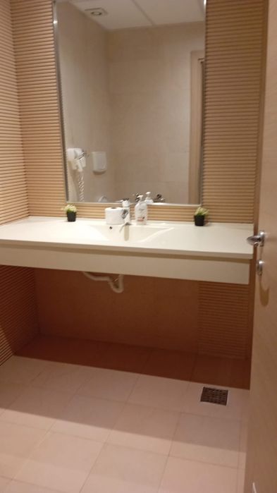 Regim hotelier sector 4 Rin Grand Hotel