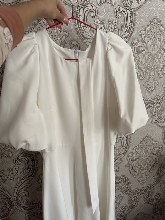 Платье в белом цвете