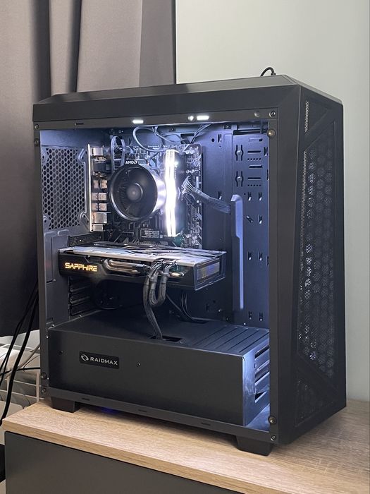Настолен компютър / PC
