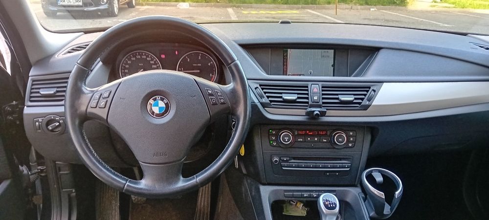 Vând urgent bmw x1 din 2011 xdrive18d 4x   5300 euro primul venit primul servit