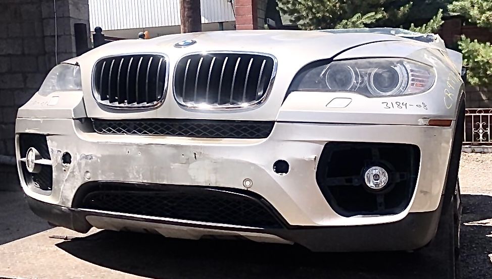 Передняя часть БМВ BMW X6 E71.