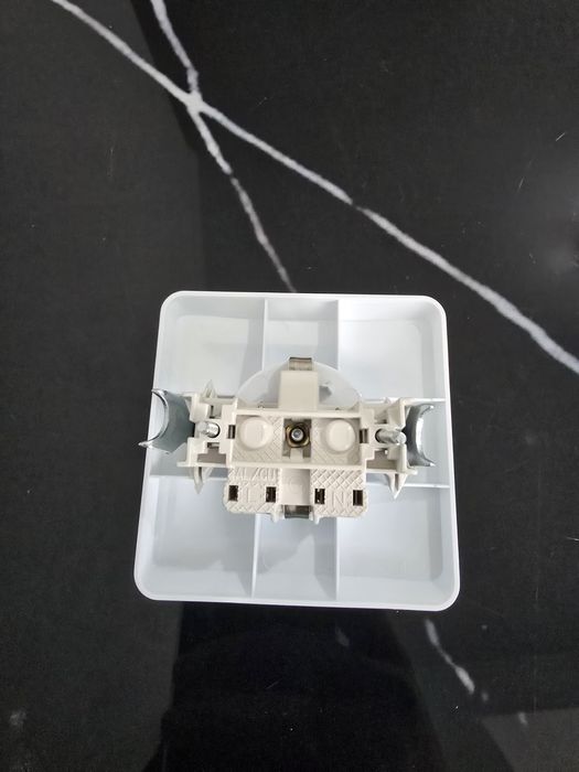 Продам одинарные розетки 7 штук