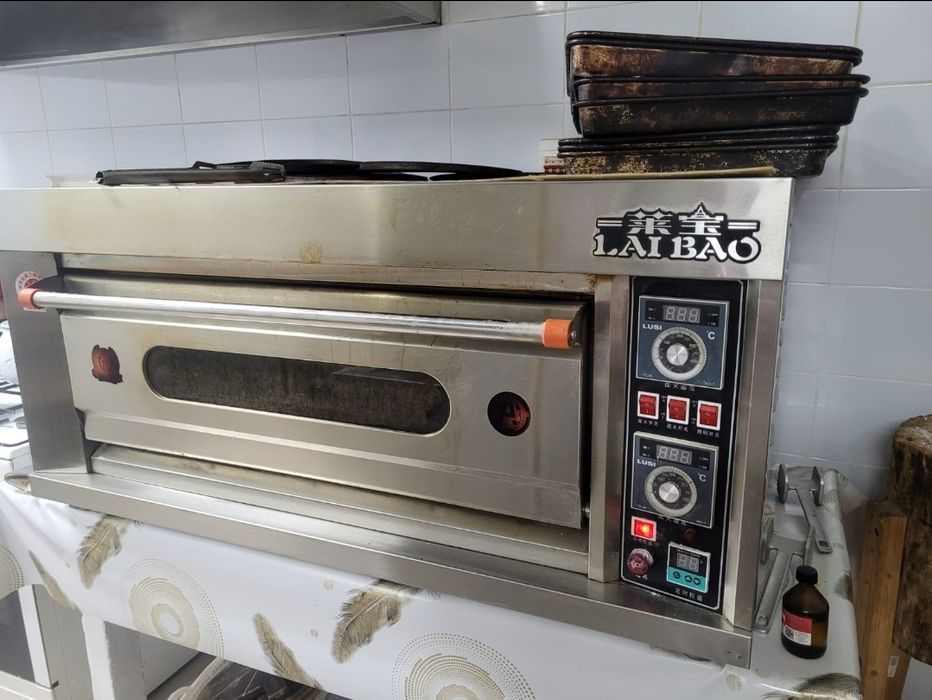 Духовой шкаф для пиццы, хлеба