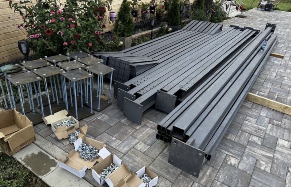 Vand ferme metalice la 10 m prindere suruburi