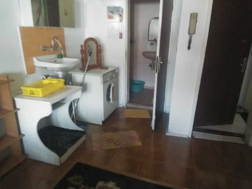 Дава се под наем Едностаен апартамент в Бургас, Възраждане - 32 кв.м за 204 € - Снимка #3