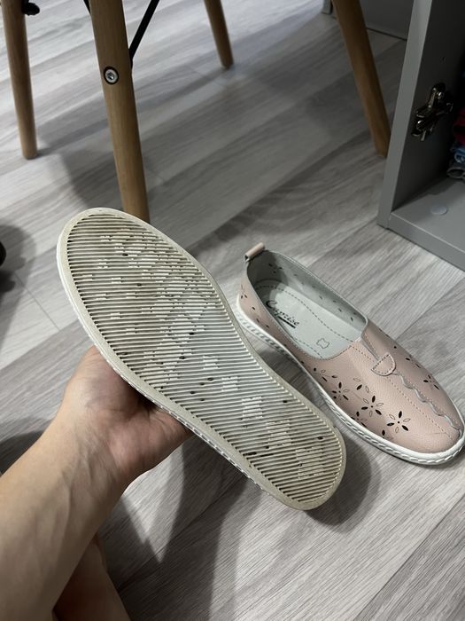 Продам новые туфли и кожаные ботинки