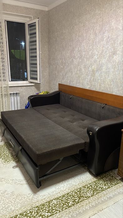 2  Сандық  бағасы 30 000.    Диван 3/1 бағасы 50 000. б/у