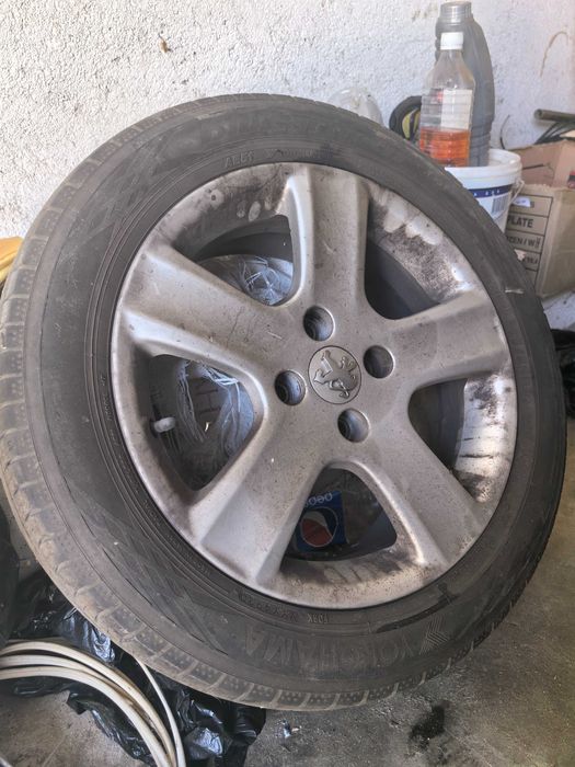 Две летни гуми с джантите