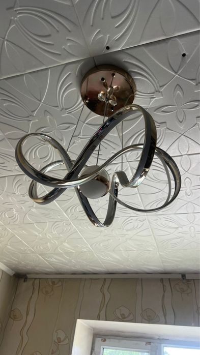 Продам люстры в отличном состоянии