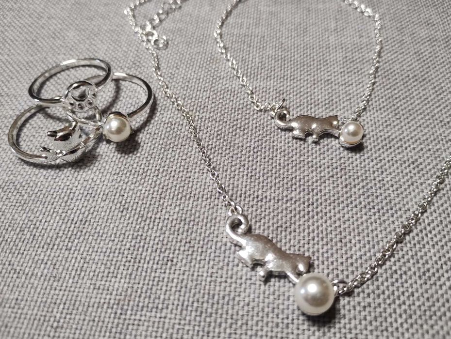 Налични бижута от AVON