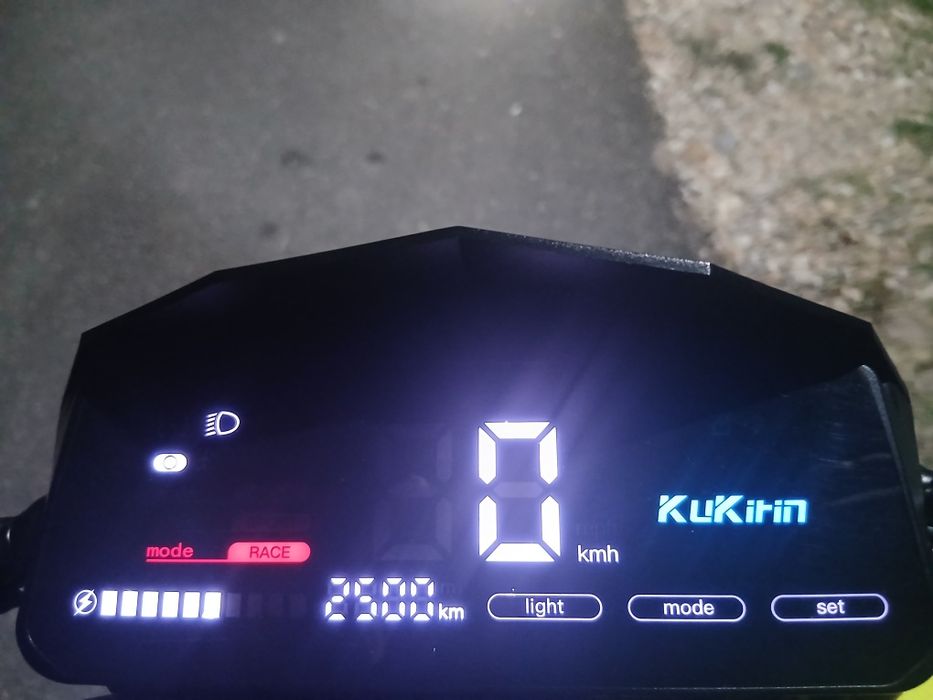 Vând kukirin g 2  2025