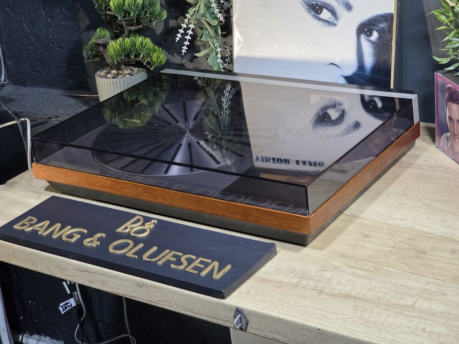 Pick-up BANG & OLUFSEN BEOGRAM 4002, full automatic, hi-end vintage, lemn, aluminiu brut, doza mmc3000