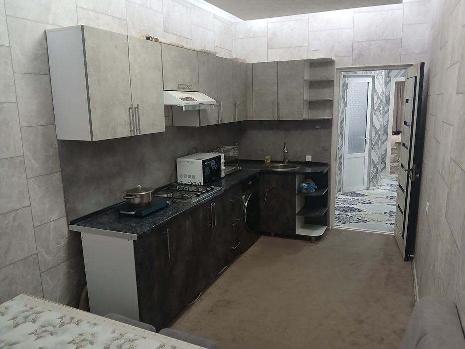 Namangan kunli kvartira 4mikra rayonda  bezzaks quyamiz pokiza joy