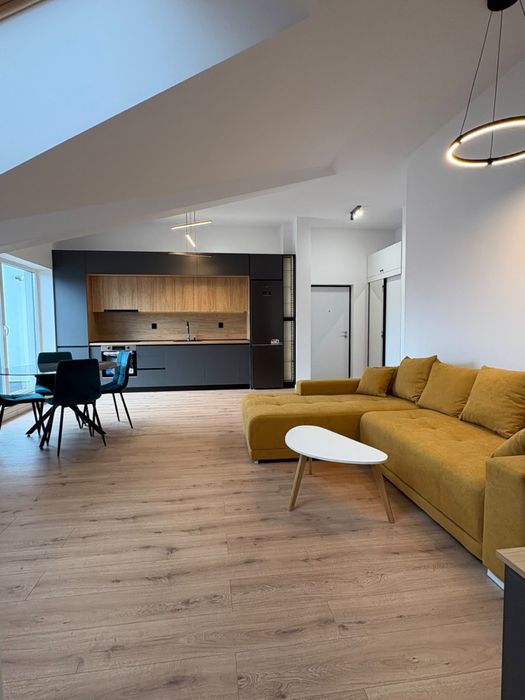 Inchiriez apartament  floresti