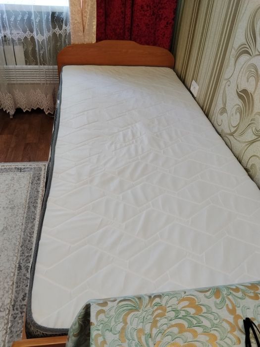 Продам новую кровать с матрасом