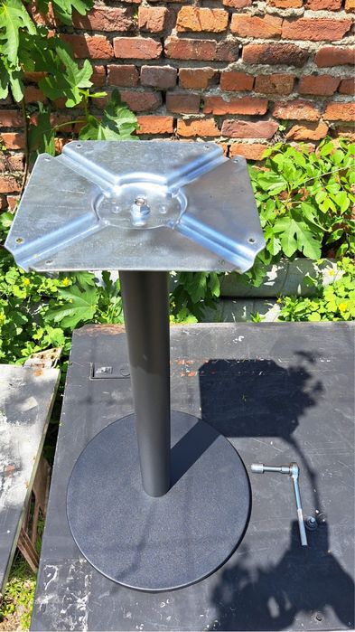 Метални крака за трапезни, холни маси и пейки