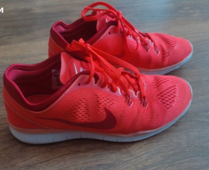 Два чифта дамски маратонки Nike