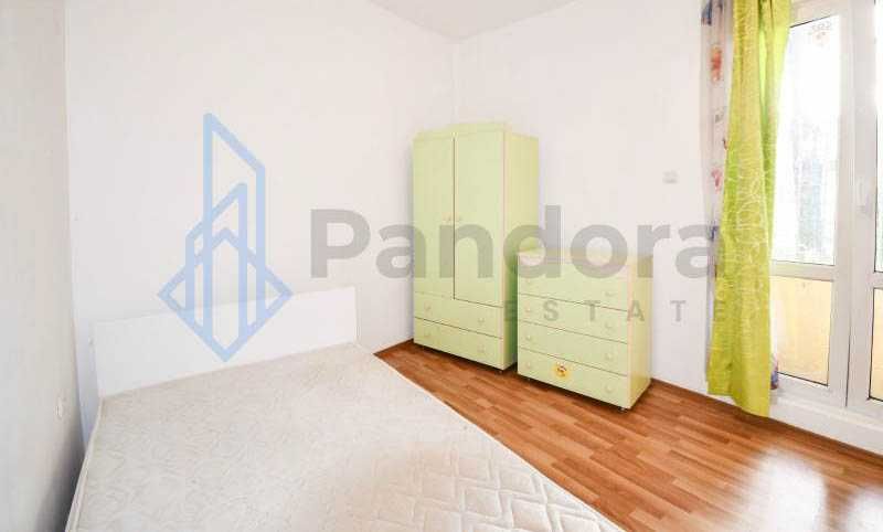 Дава се под наем Тристаен апартамент в София, Лозенец - 80 кв.м за 530 € - Снимка #2