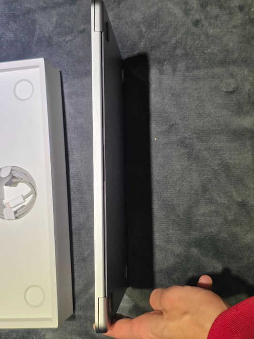 КАТО НОВ 256GB Apple MacBook Air 13.6'' M3 / 16GB Гаранция Зора 2027г.