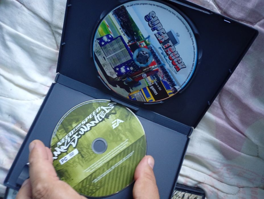 Vând jocuri PC și pentru laptopuri
