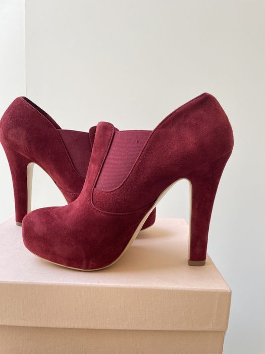 Pantofi / Botine Esprit visinii cu toc piele intoarsa