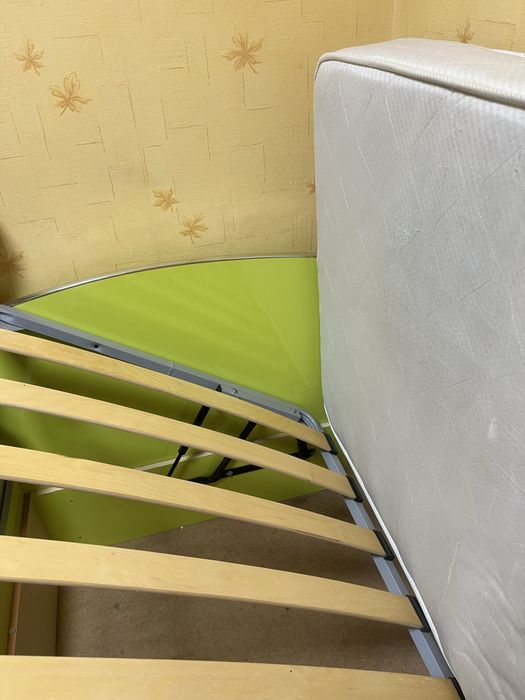 Кровать односпальная