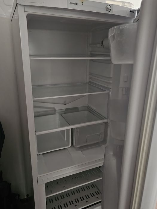 Холодильник Indesit