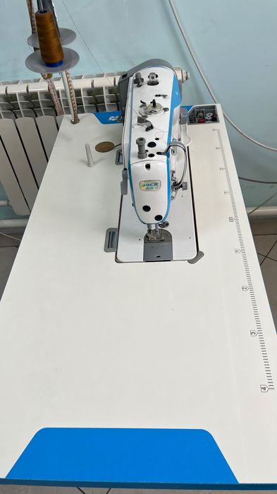 Продаю швейную машину Jack F4
