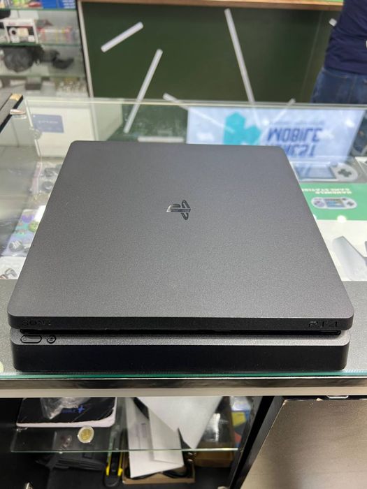 PlayStation4 slim