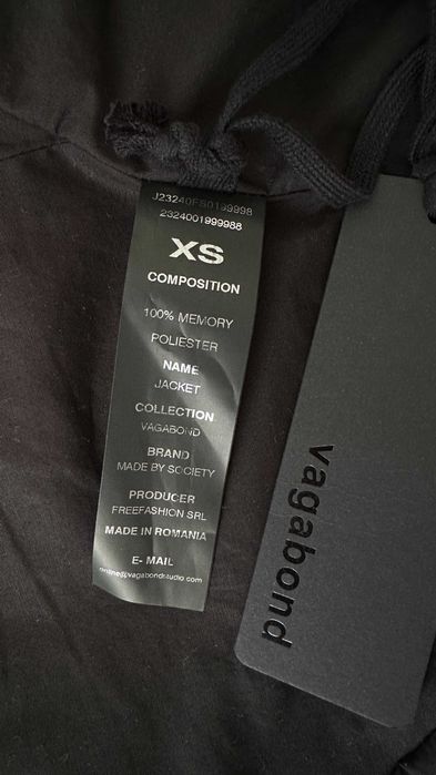 Jachetă asimetrică cu glugă • Vagabond • Made by Society • XS /34