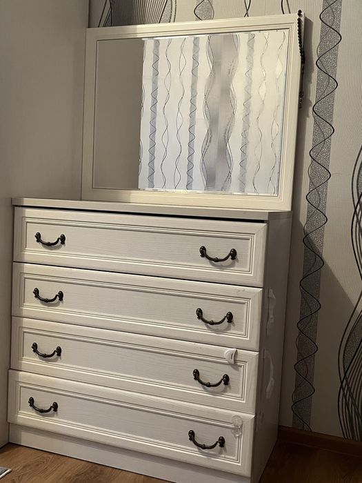 Комод айнасы мен тумба 2 шт сапасы жаксы. Шатура мебель