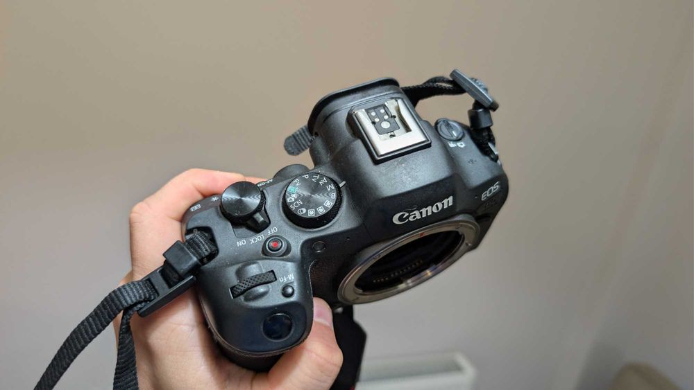 Canon R6 Mark II (Body) - Като нова - Батерия LP-E6P