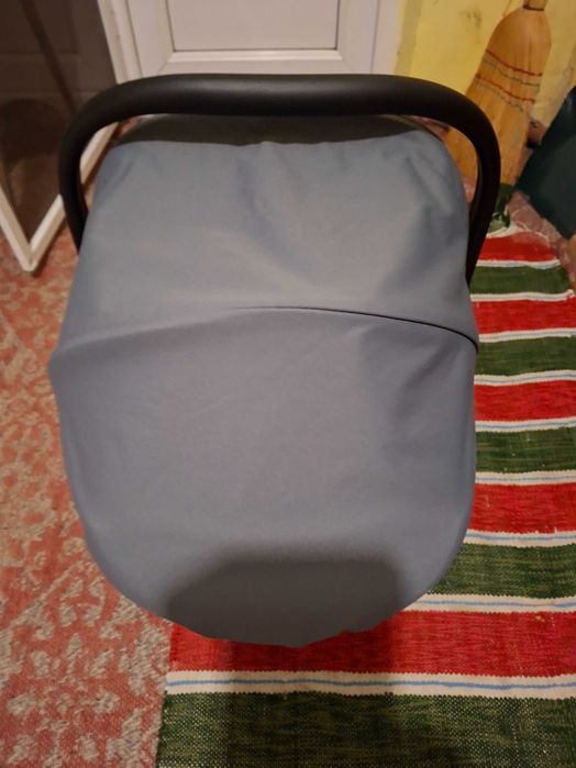 Vand SCOICA AUTO Mavio pentru bebelusi noua nefolosita