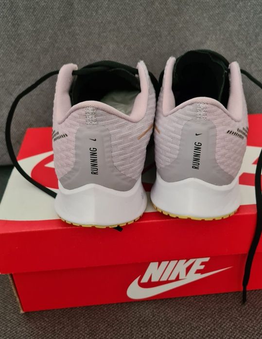 Nike Дамски маратонки