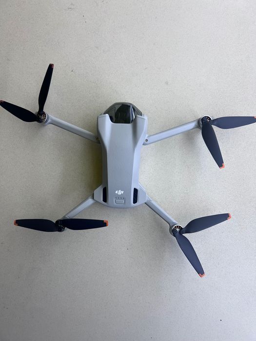 Drona DJI mini 3 fly more combo  Rc controller 2 ani garantie