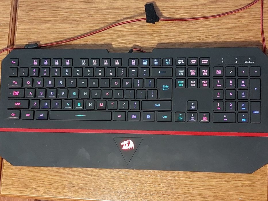 NOU ‼️ Tastatura RGB Gaming Redragon Karura 2, pe fir USB