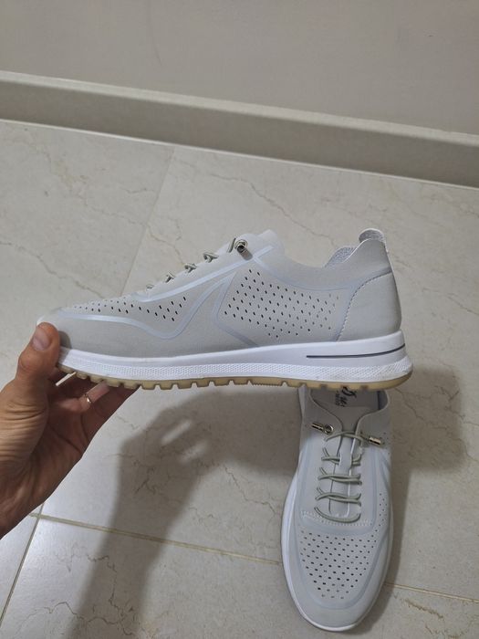 Продам качественный кроссовки