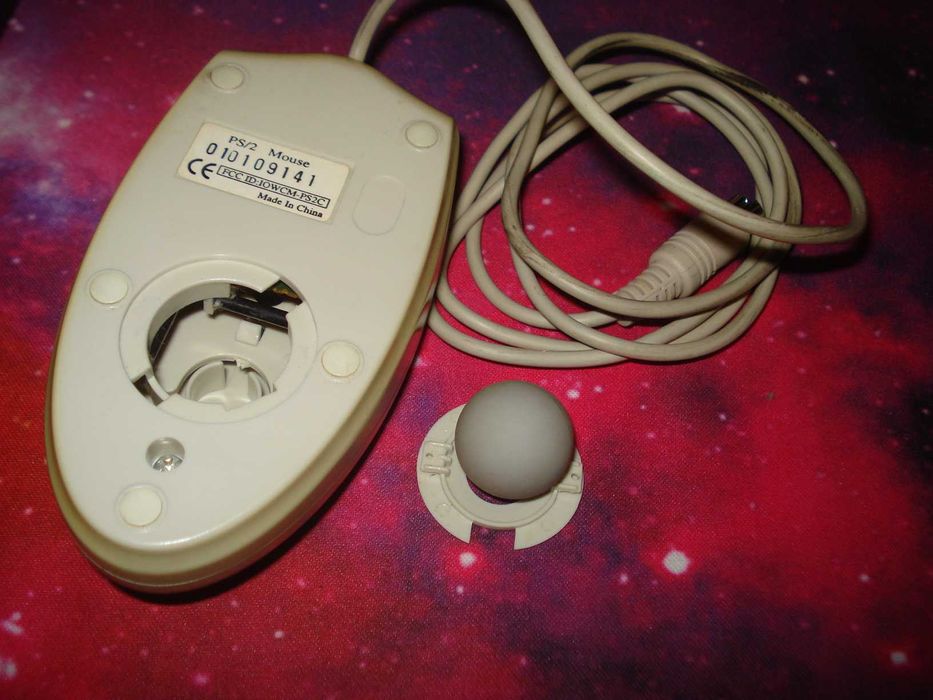 Mouse retro vintage cu bila mufa PS2 pentru pc de colectie