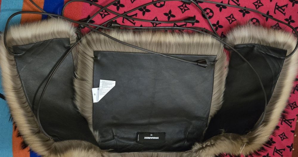 DSQUARED2 оригинален нов дамски елек от ракун