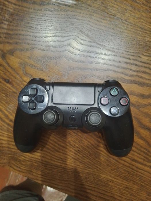 Продам джойстик на ps4