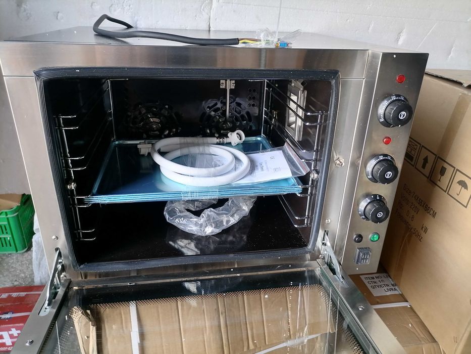 Конвектомат професионален Фурна- чисто нов два модела.