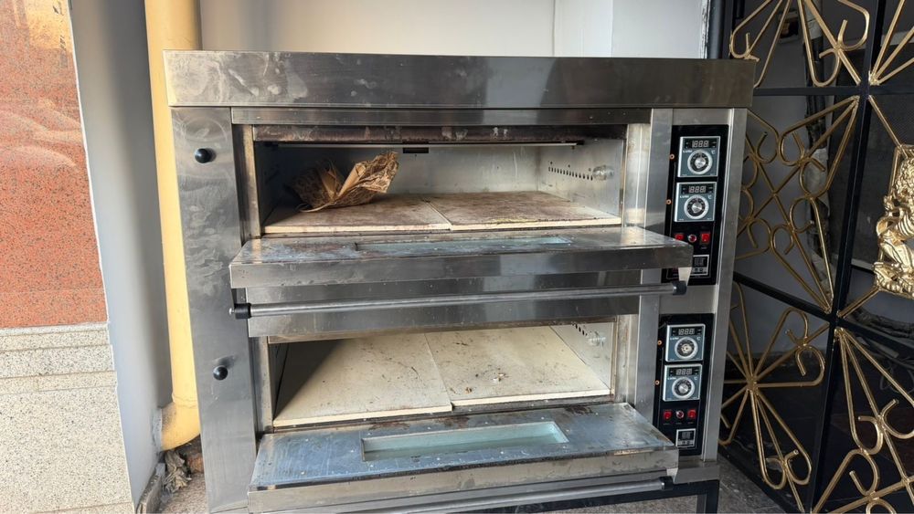 Продается двухъярусная пекарская печь.