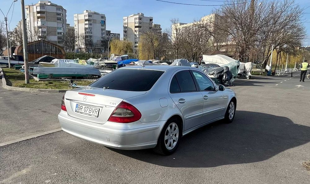 Mercedes Benz E200