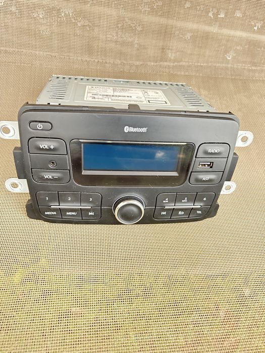 Radio cu bluetooth si usb logan 2
