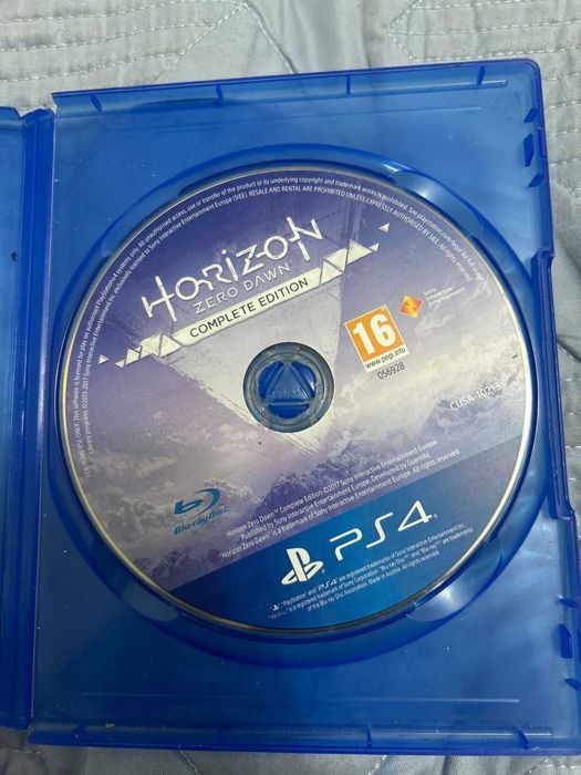 Плейстейшен 4 б/у с 9 играми