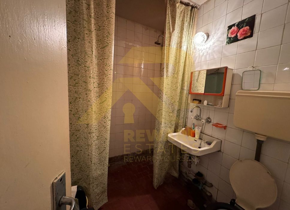 Продава се Двустаен апартамент в София, Изток - 60 кв.м за 2550 €/кв.м - Снимка #5