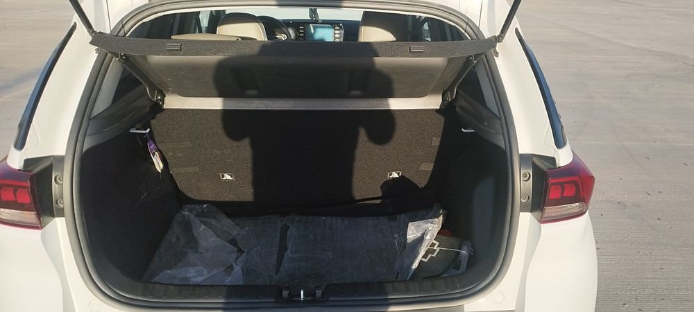 Kia sonat oq rangda