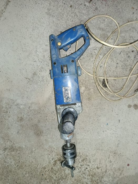 Дрель деталларни тешиб ишлашга