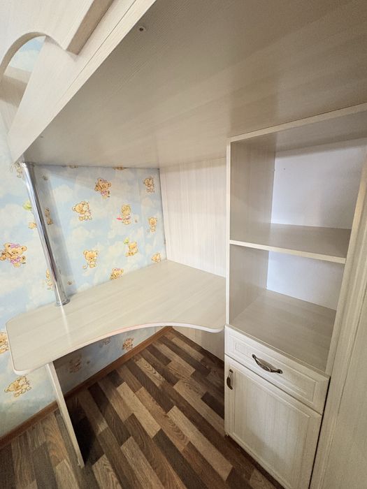 Кровать двух этажная